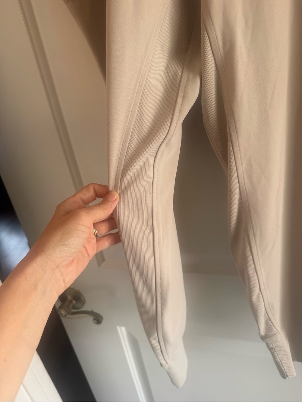 Athleta Venice High Rise Jogger XL Oatmeal Beige Cream Athleisure Travel Pant - Picture 11 of 12
